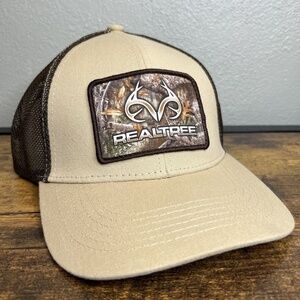 Realtree Snapback Mesh Patch Trucker Hat Adjustable Deer Camo Tan/Brown NWT